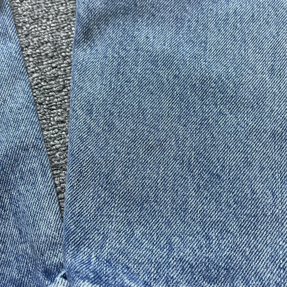 Vintage Levis 550 Relaxed Fit Tapered Leg Jeans 36x32 Blue Light Wash 90s USA